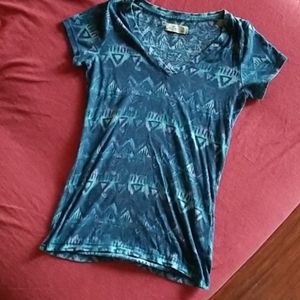 HOLLISTER AZTEC BLUE TSHIRT!